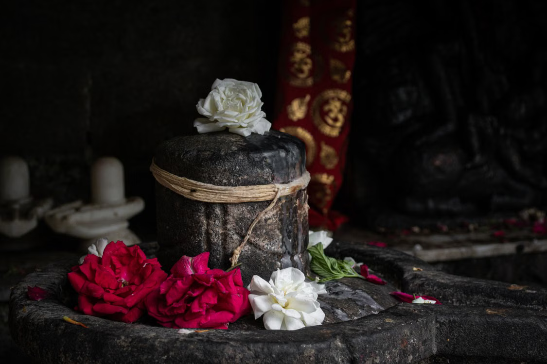 Parthiv Shivling puja with earthen lingam