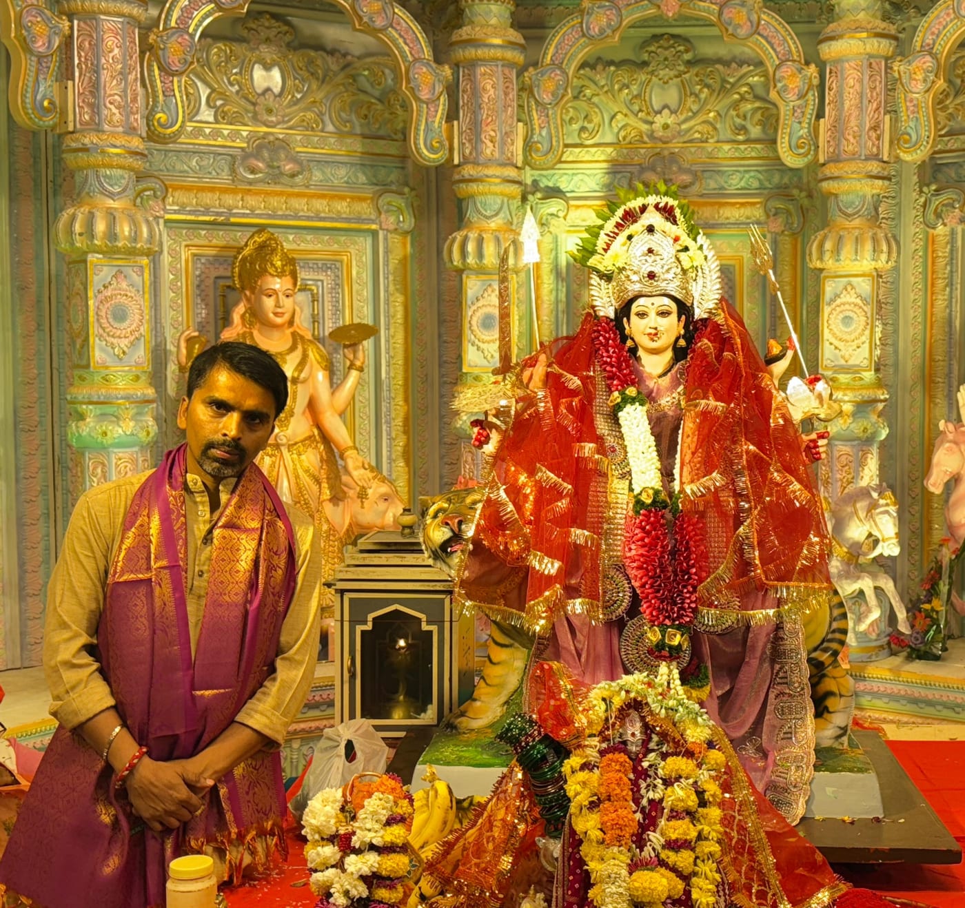 Pandit Ji Vinay Tiwari performing a ritual